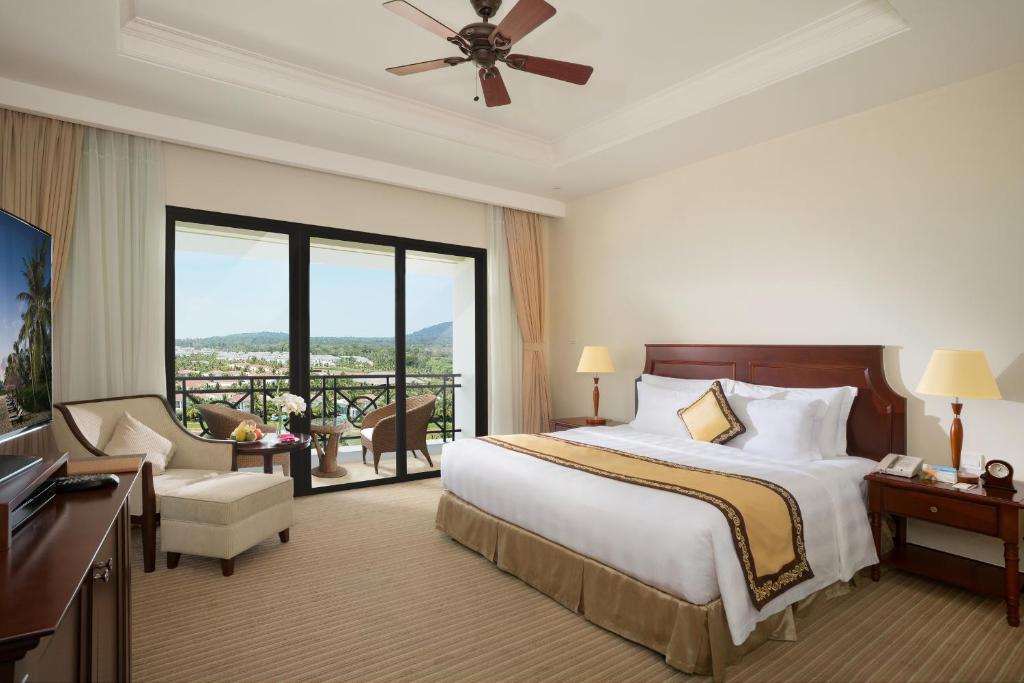 Phòng deluxe Vinpearl Resort & Spa Phú Quốc