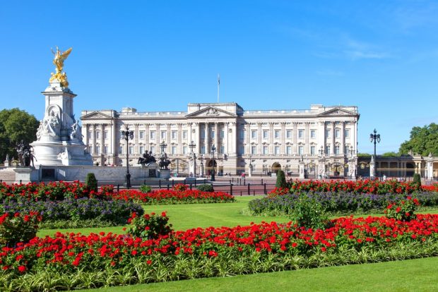 Cung điện Buckingham - Nơi ở của hoàng gia Anh